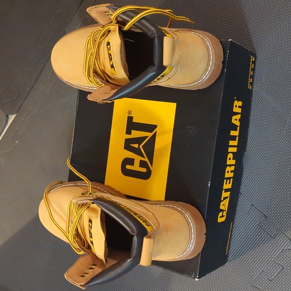 NEW. Caterpillar Second Shift Work Boots - Picture 2 of 8
